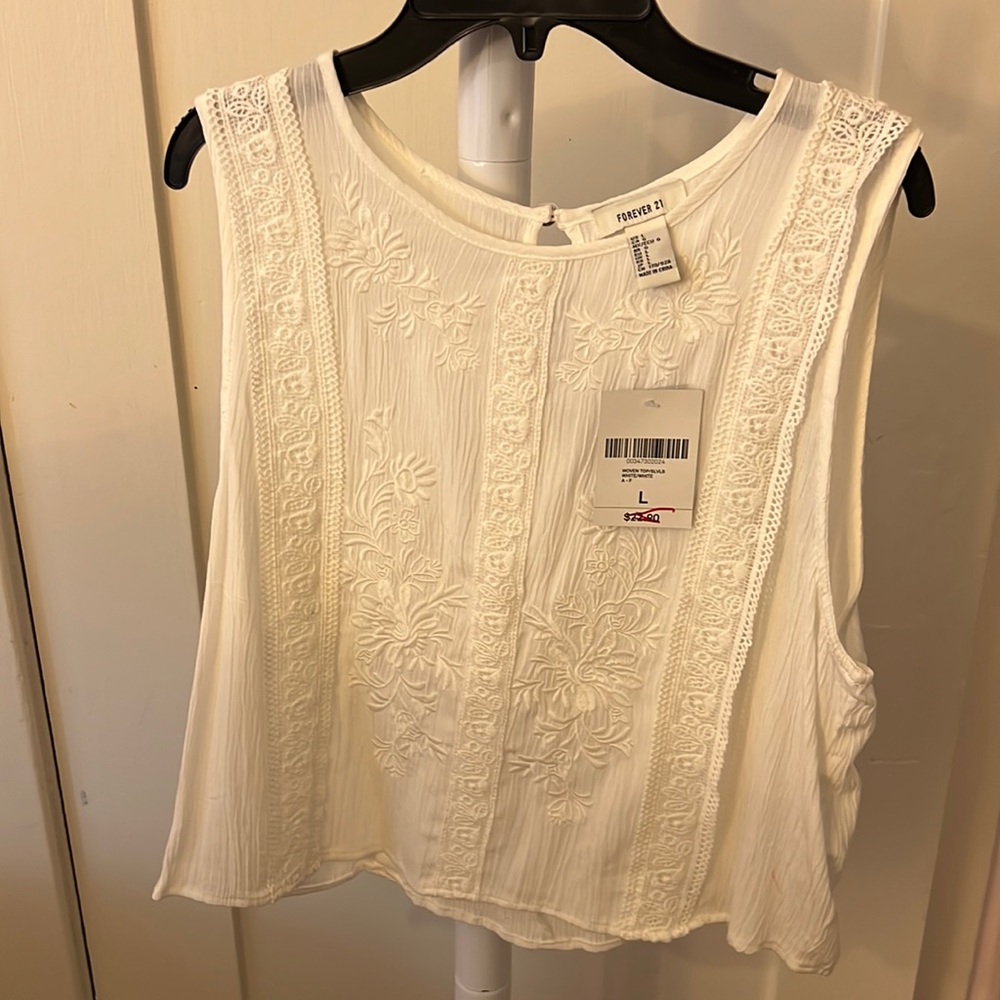 NWT Lace White Sleeveless Blouse